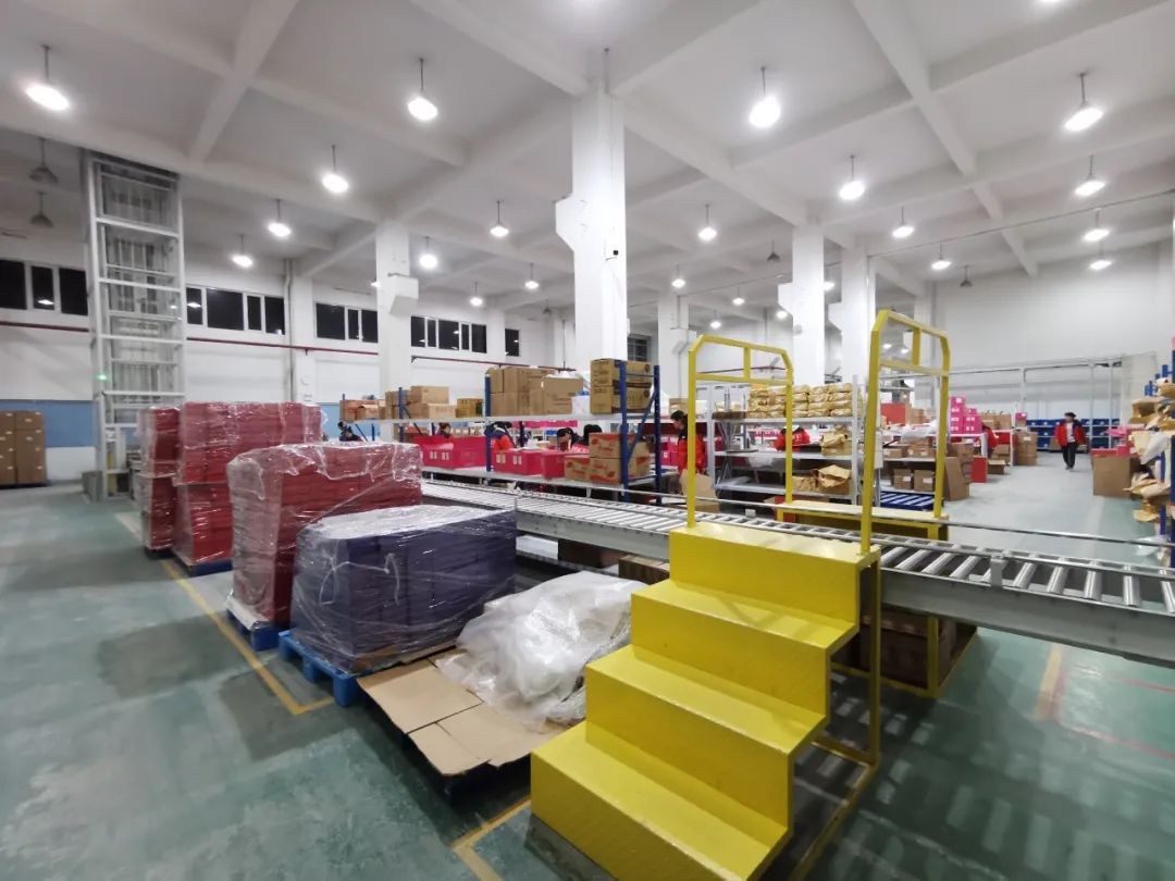 項(xiàng)目新聞 | 寶開集成·零食品牌愛哆哆自動化系統(tǒng)搬倉完成！