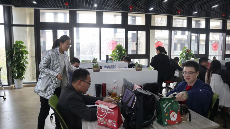 繽紛平安夜，歡樂圣誕節(jié) | 寶開舉辦第四季度員工集體生日會