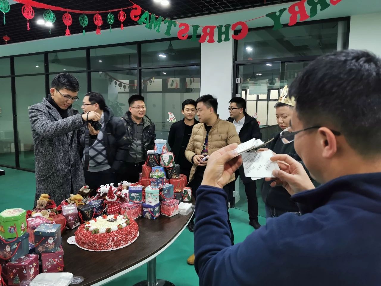 圣誕主題生日趴 | 濃情暖意平安夜，誕愿有你共前行