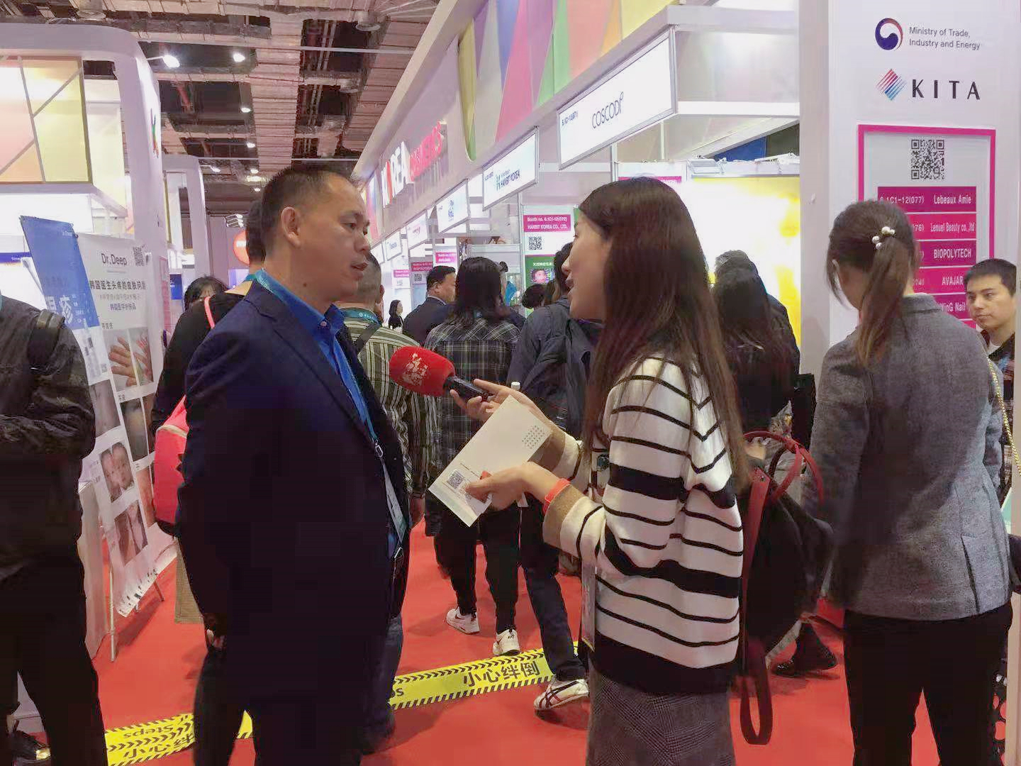 ＂合作、創(chuàng)新、共享＂話進博一一寶開董事長邢志文參觀進博并接受SMG記者采訪