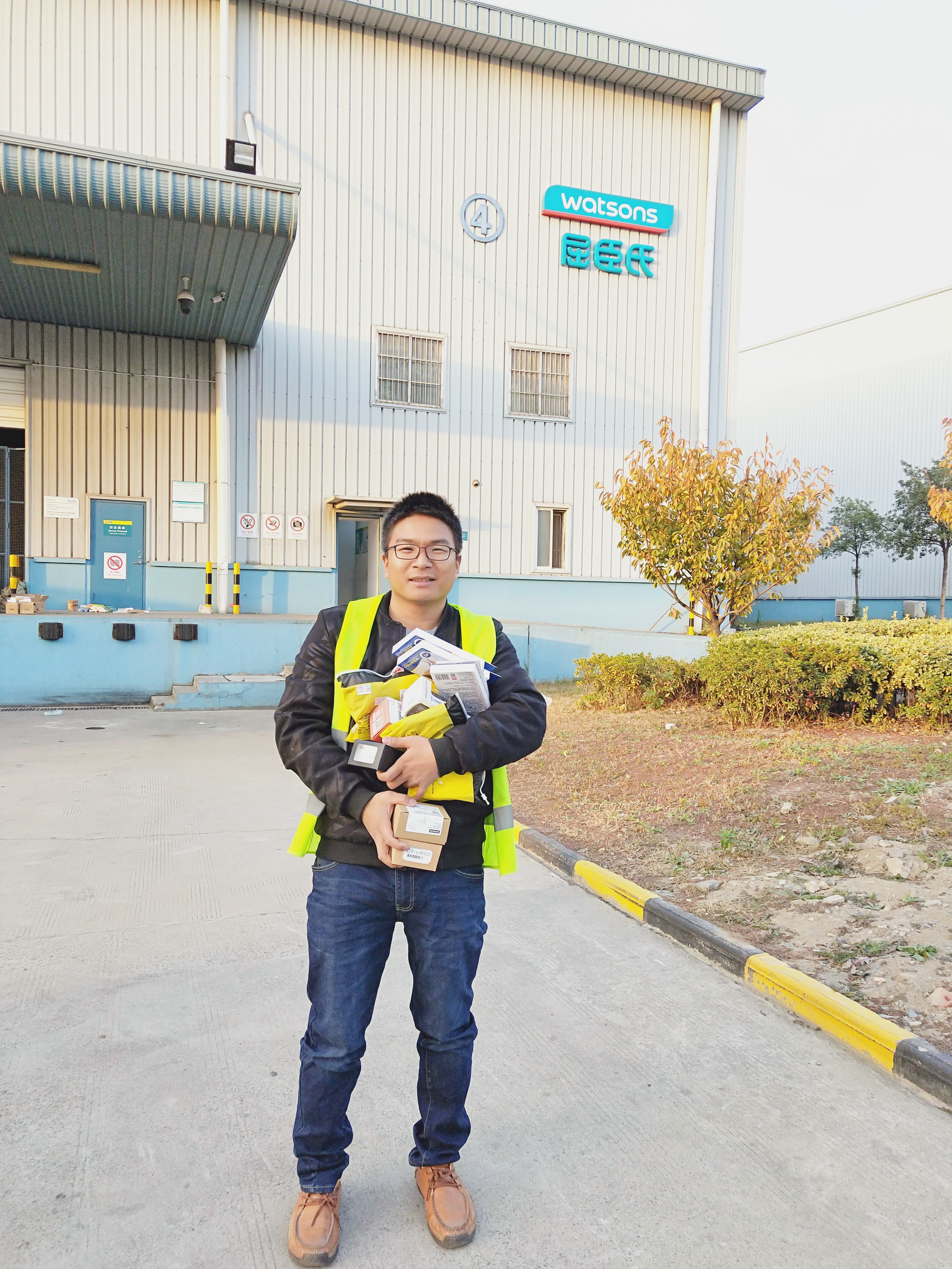 11月中旬，寶開工會(huì)組織開展“走一線、送溫暖”關(guān)愛員工暖冬行動(dòng)。