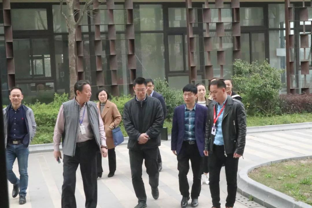 簡(jiǎn)訊 | 黨建引領(lǐng)，助力企業(yè)發(fā)展！上海市委黨校領(lǐng)導(dǎo)一行蒞臨寶開考察調(diào)研！